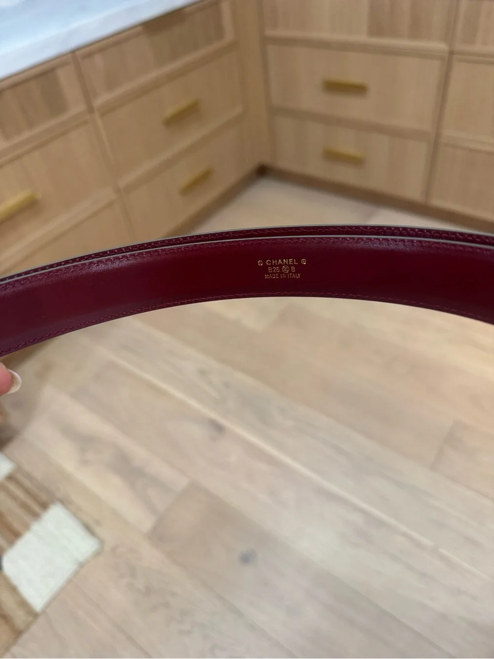 CHANEL Olive Green Croc-Embossed Leather Belt with Gold CC Logo